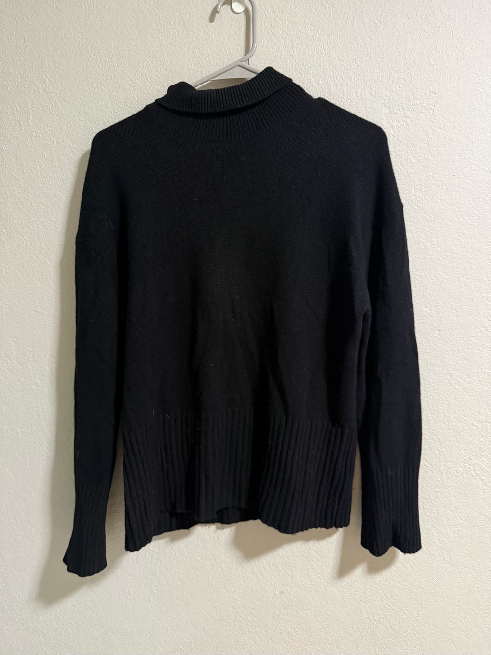 Everlane Recycled Cashmere Black Mock Neck Sweater S